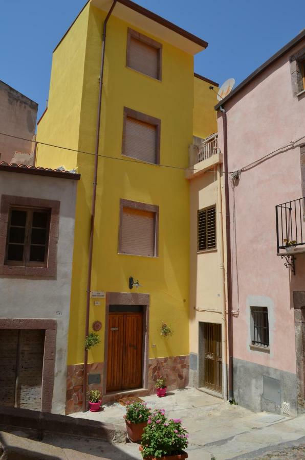 Готель La Casa Di Angelo Боза Екстер'єр фото