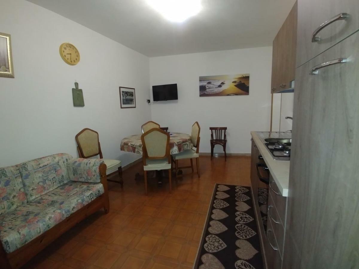 Готель La Casa Di Angelo Боза Екстер'єр фото